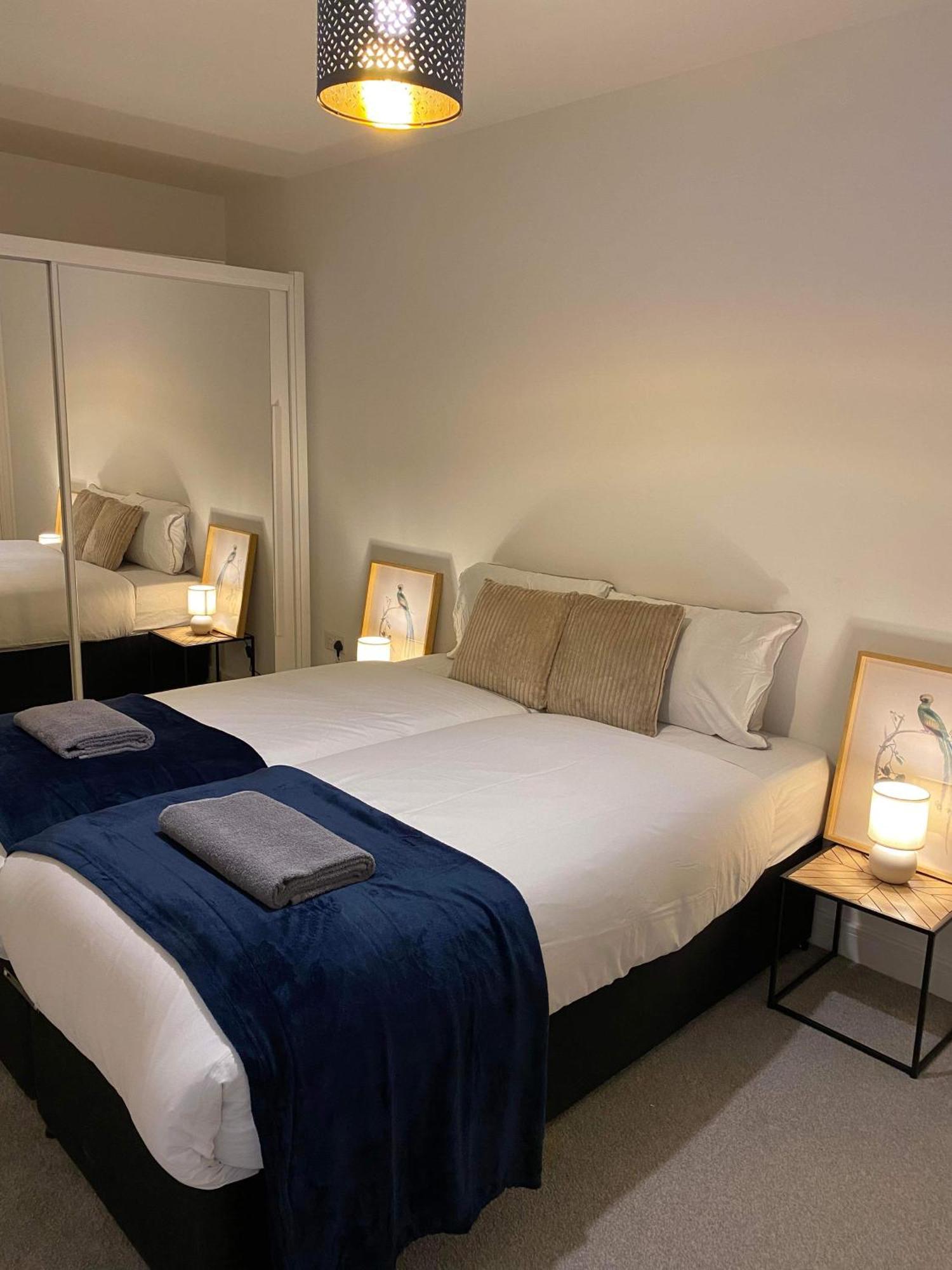 Crawley 2Bed Apartament Close To Gatwick Airport Copthorne  Ngoại thất bức ảnh