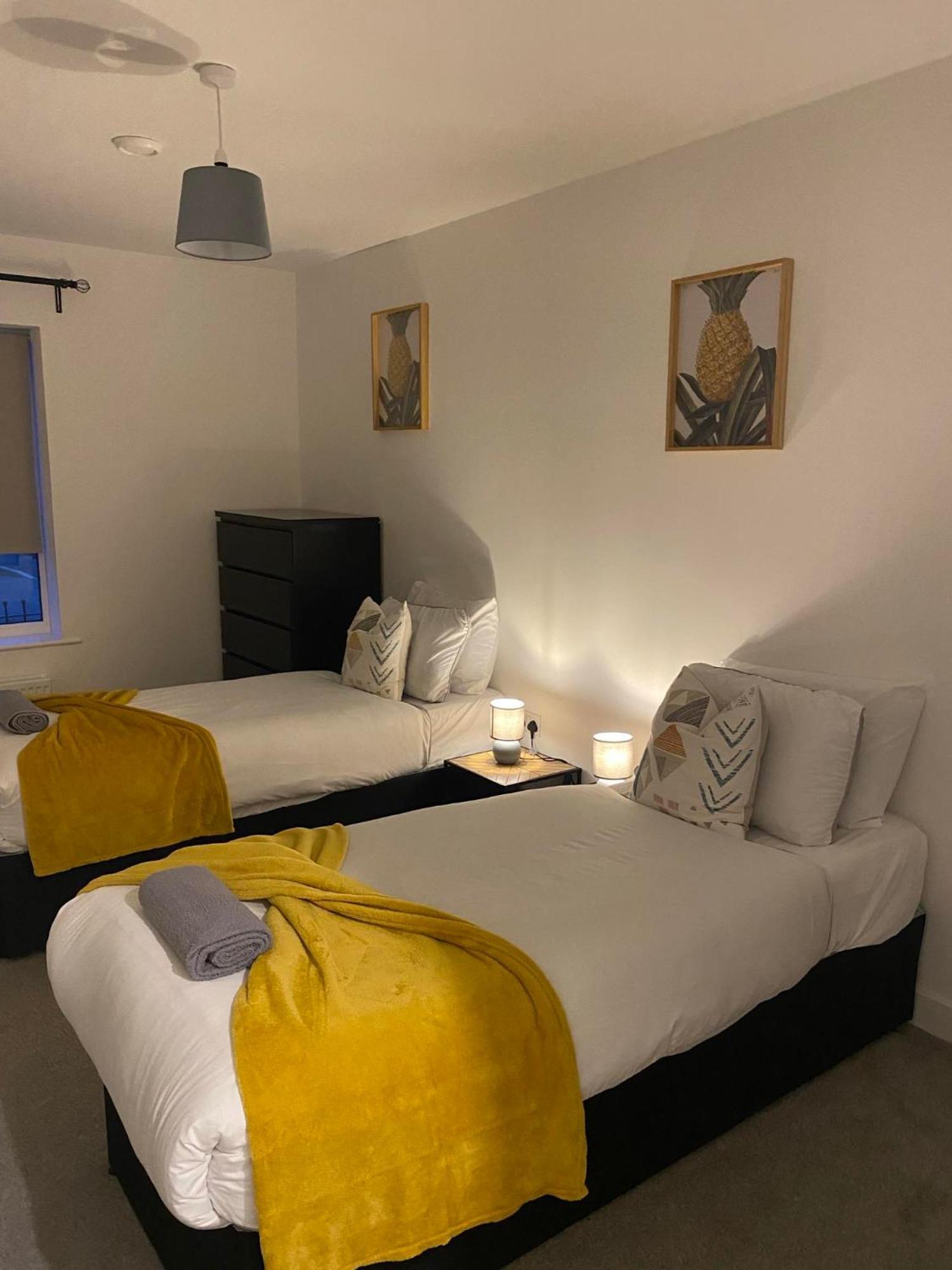 Crawley 2Bed Apartament Close To Gatwick Airport Copthorne  Ngoại thất bức ảnh