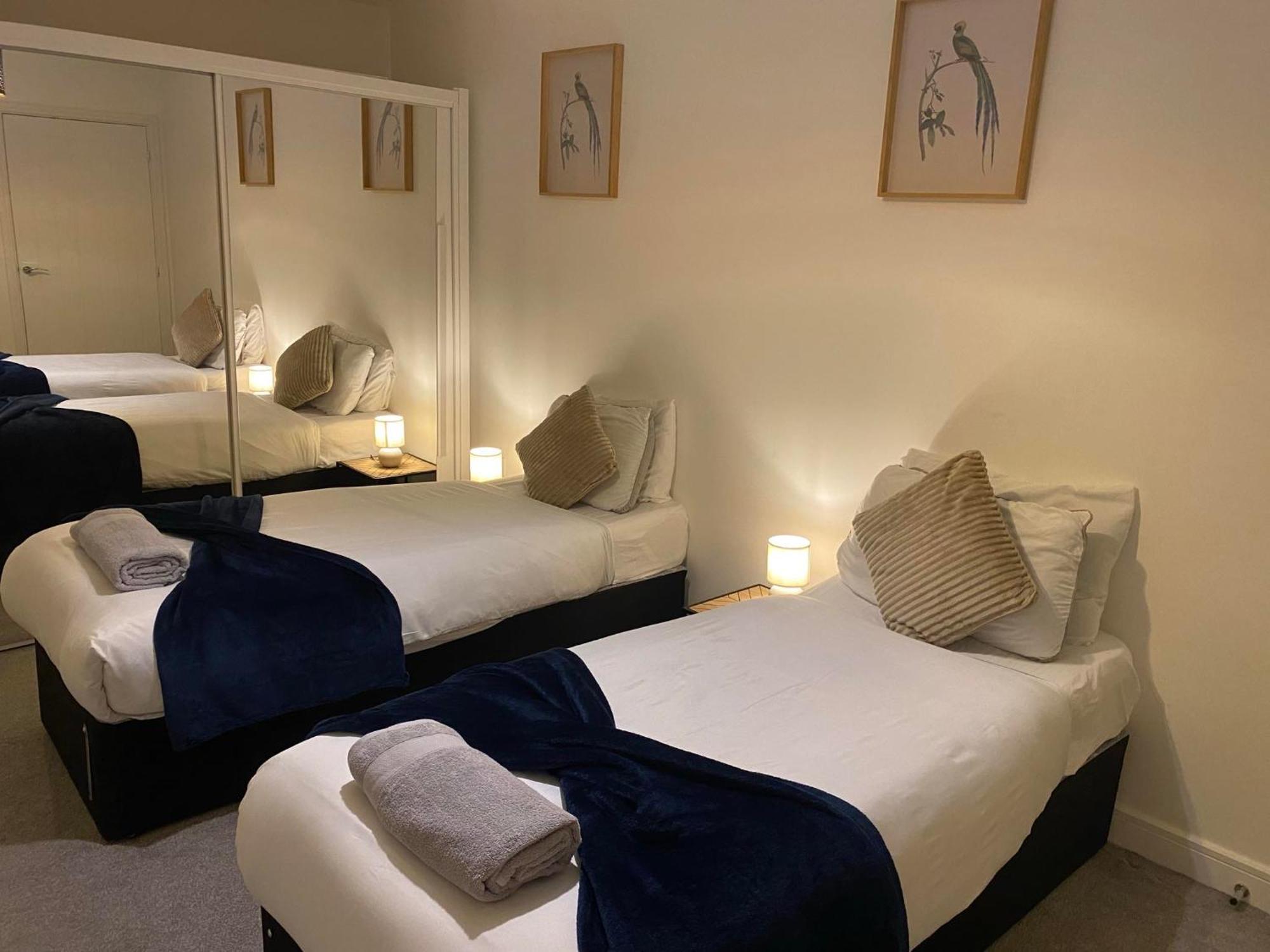 Crawley 2Bed Apartament Close To Gatwick Airport Copthorne  Ngoại thất bức ảnh